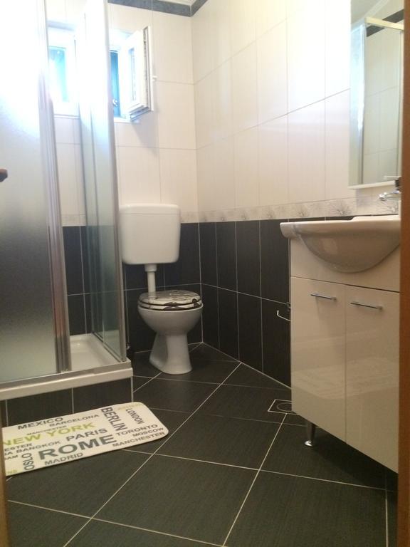 Apartmani Adriatic Ana Novaglia Esterno foto