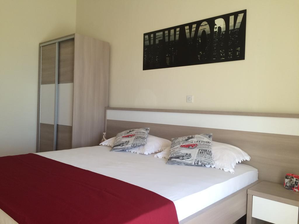 Apartmani Adriatic Ana Novaglia Esterno foto