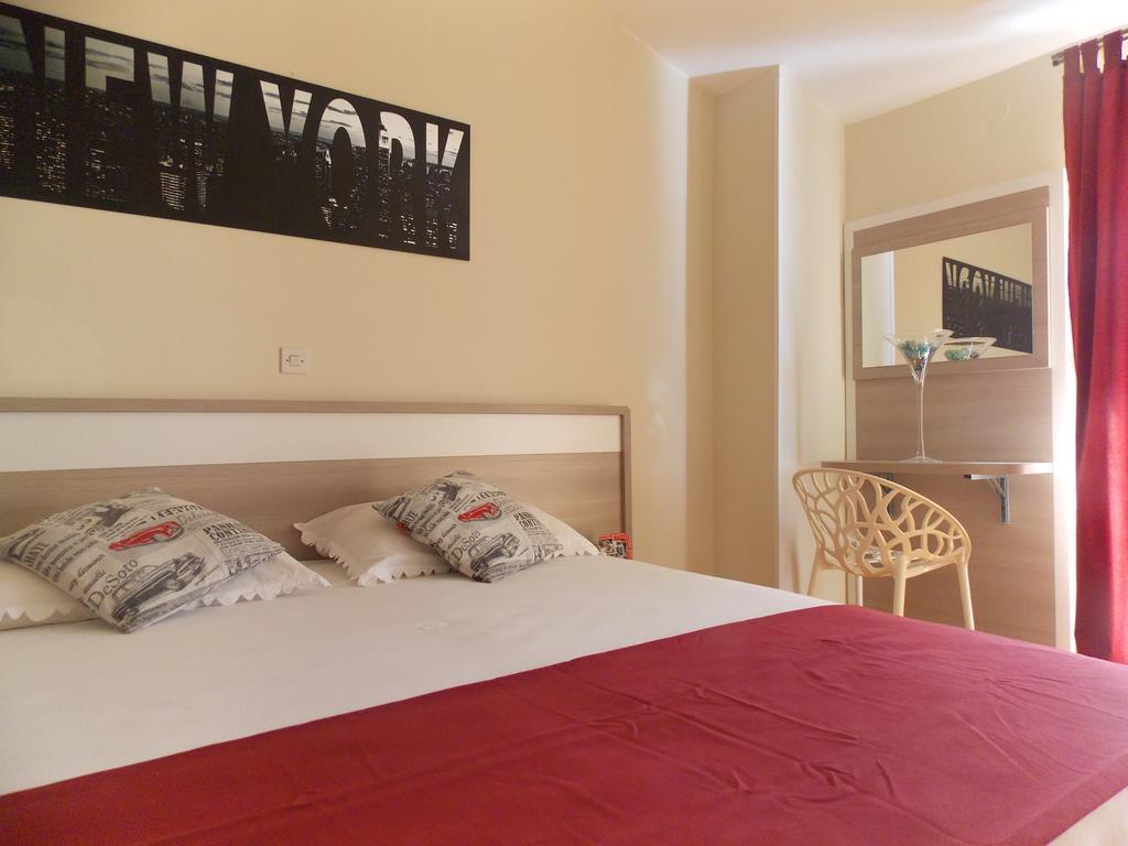 Apartmani Adriatic Ana Novaglia Esterno foto