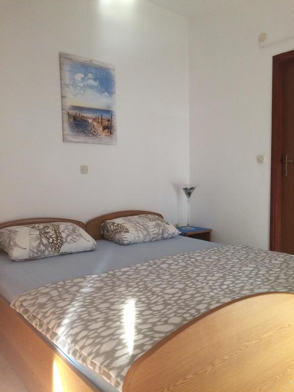 Apartmani Adriatic Ana Novaglia Esterno foto