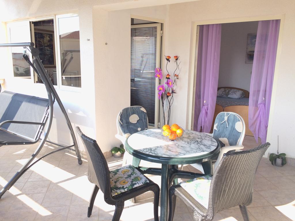 Apartmani Adriatic Ana Novaglia Esterno foto