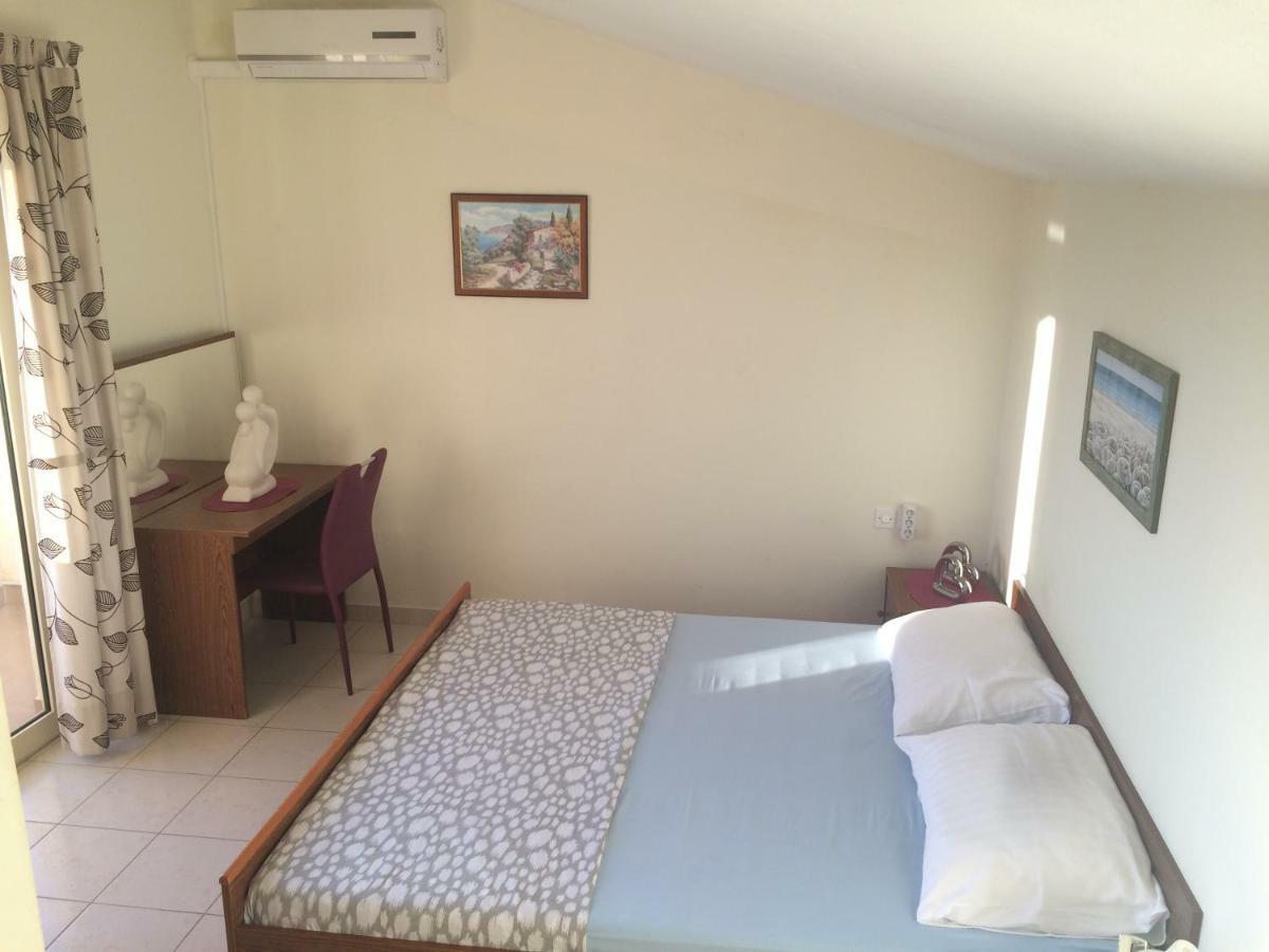 Apartmani Adriatic Ana Novaglia Esterno foto